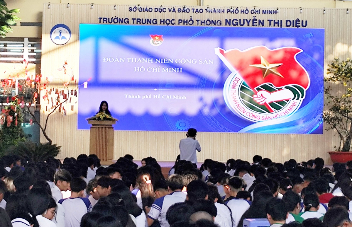 Tuổi trẻ Trường THPT Nguyễn Thị Diệu tiếp nối truyền thống vẻ vang của Đoàn TNCS Hồ Chí Minh