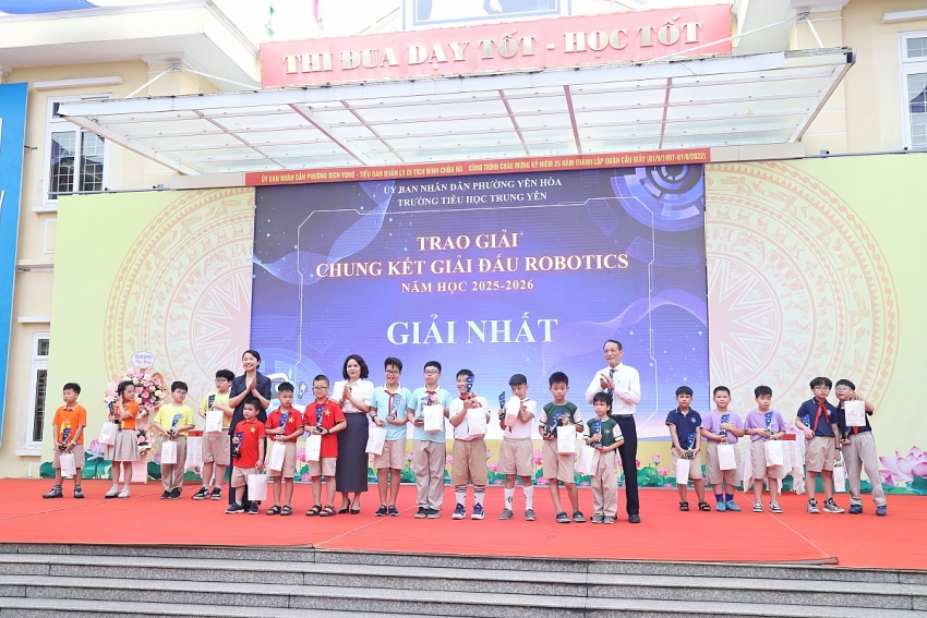 ROBOHUB Vietnam đồng hành cùng Trường Tiểu học Trung Yên tổ chức Ngày hội AI, STEM và Robotics