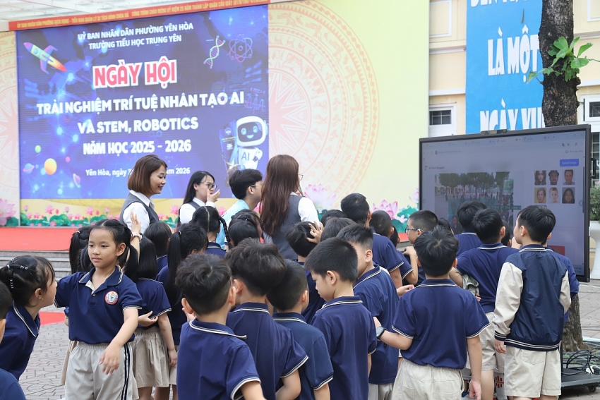 ROBOHUB Vietnam đồng hành cùng Trường Tiểu học Trung Yên tổ chức Ngày hội AI, STEM và Robotics