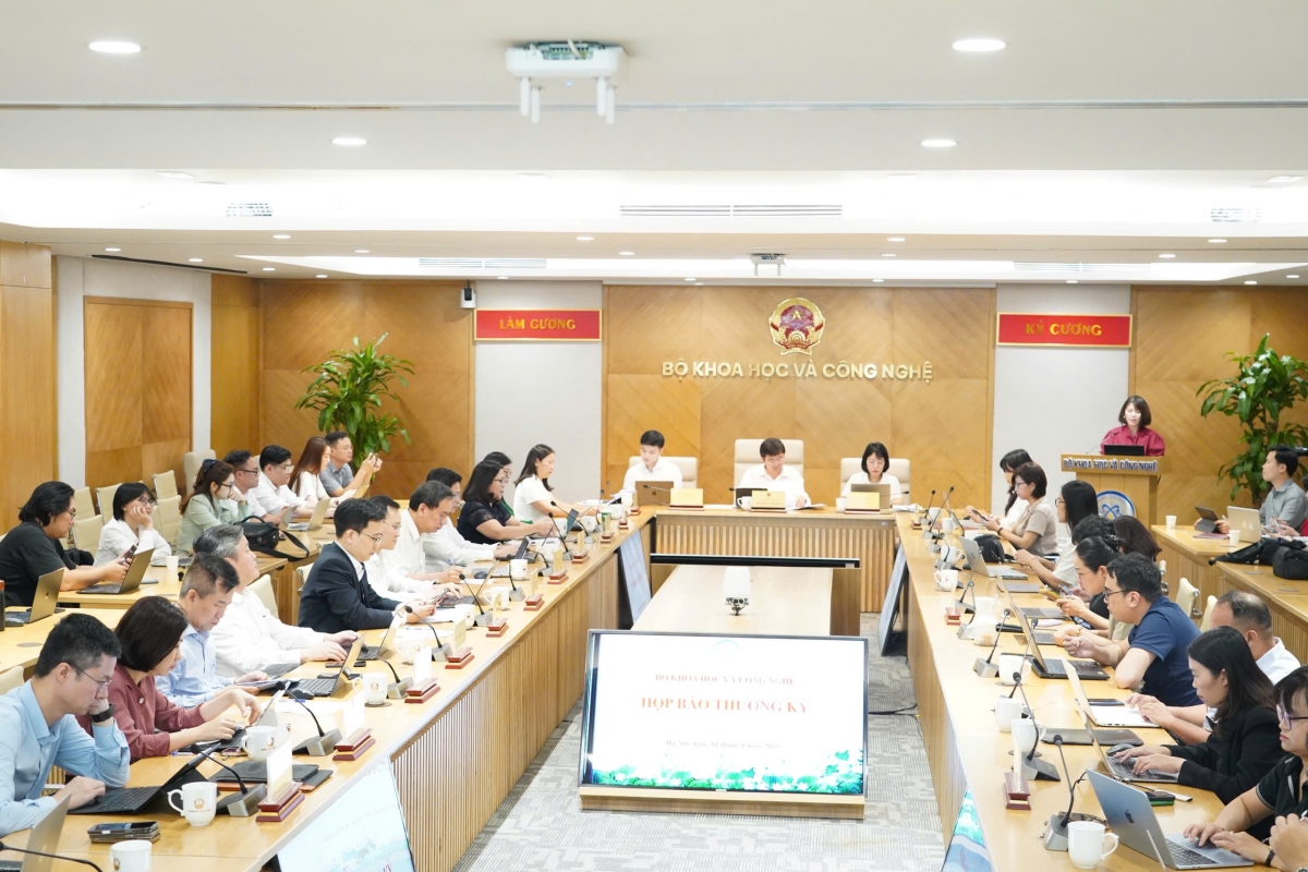 Toàn cảnh họp báo