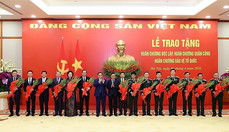 GS.VS. Châu Văn Minh được trao tặng Huân chương Độc lập hạng Ba