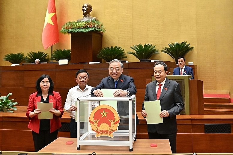 Quốc hội khóa XVI kiện toàn nhân sự cấp cao, bầu 6 Phó Chủ tịch Quốc hội