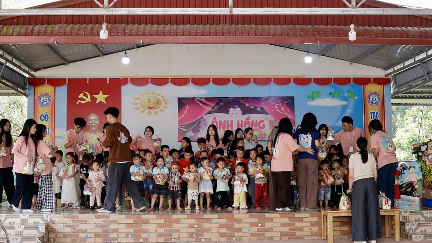 Sự kiện“Ánh Hồng” - Hành trình cho em vươn tới ước mơ