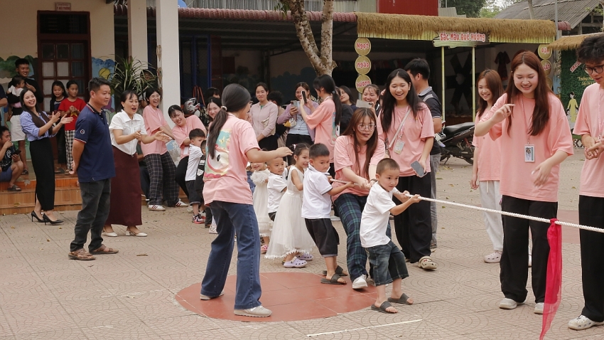 Sự kiện“Ánh Hồng” - Hành trình cho em vươn tới ước mơ