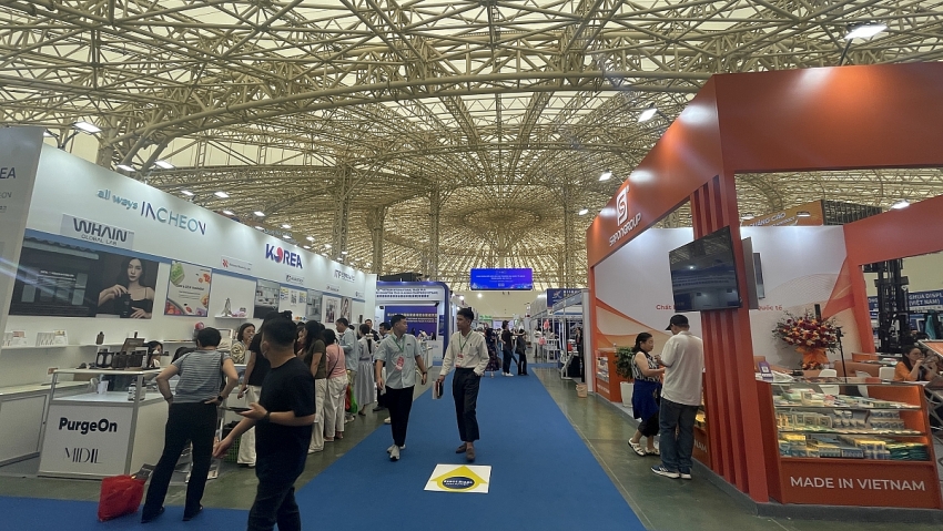 Hơn 6.500 lượt khách trong ngày khai mạc, Vietnam Expo 2026 lan tỏa sức hút toàn cầu