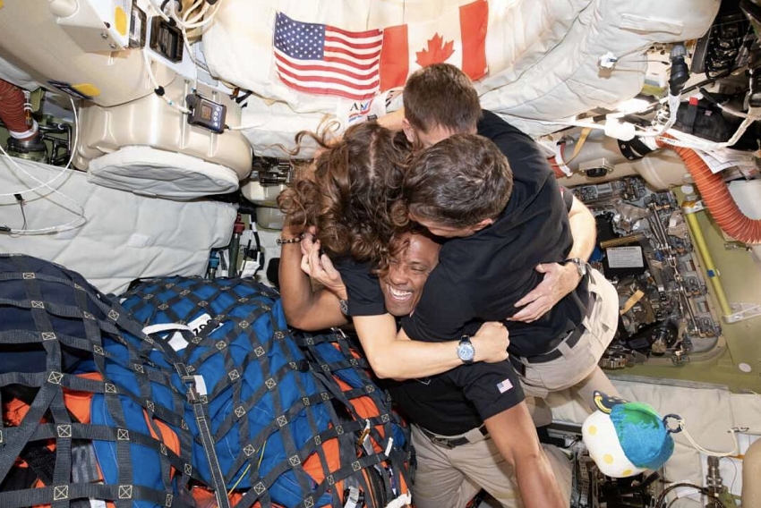 Tàu Orion hạ cánh an toàn, mở ra kỷ nguyên mới chinh phục Mặt Trăng