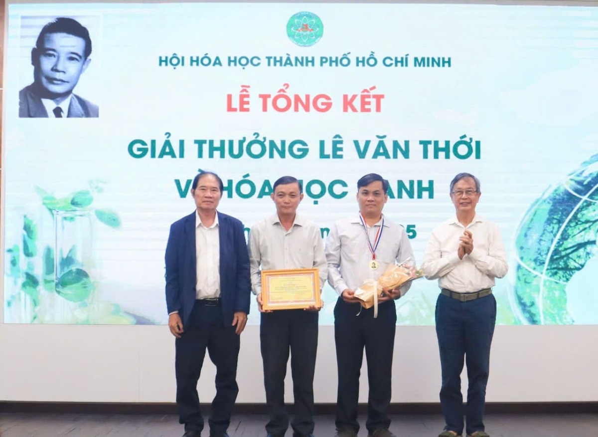 Giải thưởng Lê Văn Thới về hóa học xanh – thúc đẩy phát triển nông nghiệp hữu cơ