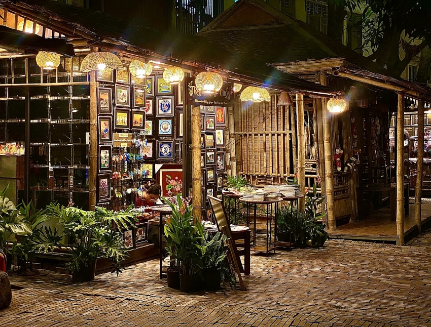 “Vườn ánh sáng” thắp bừng Văn Miếu: Kích hoạt không gian sáng tạo giữa lòng di sản