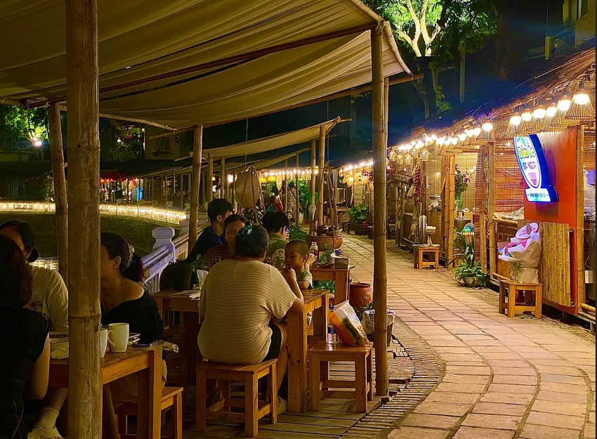 “Vườn ánh sáng” thắp bừng Văn Miếu: Kích hoạt không gian sáng tạo giữa lòng di sản