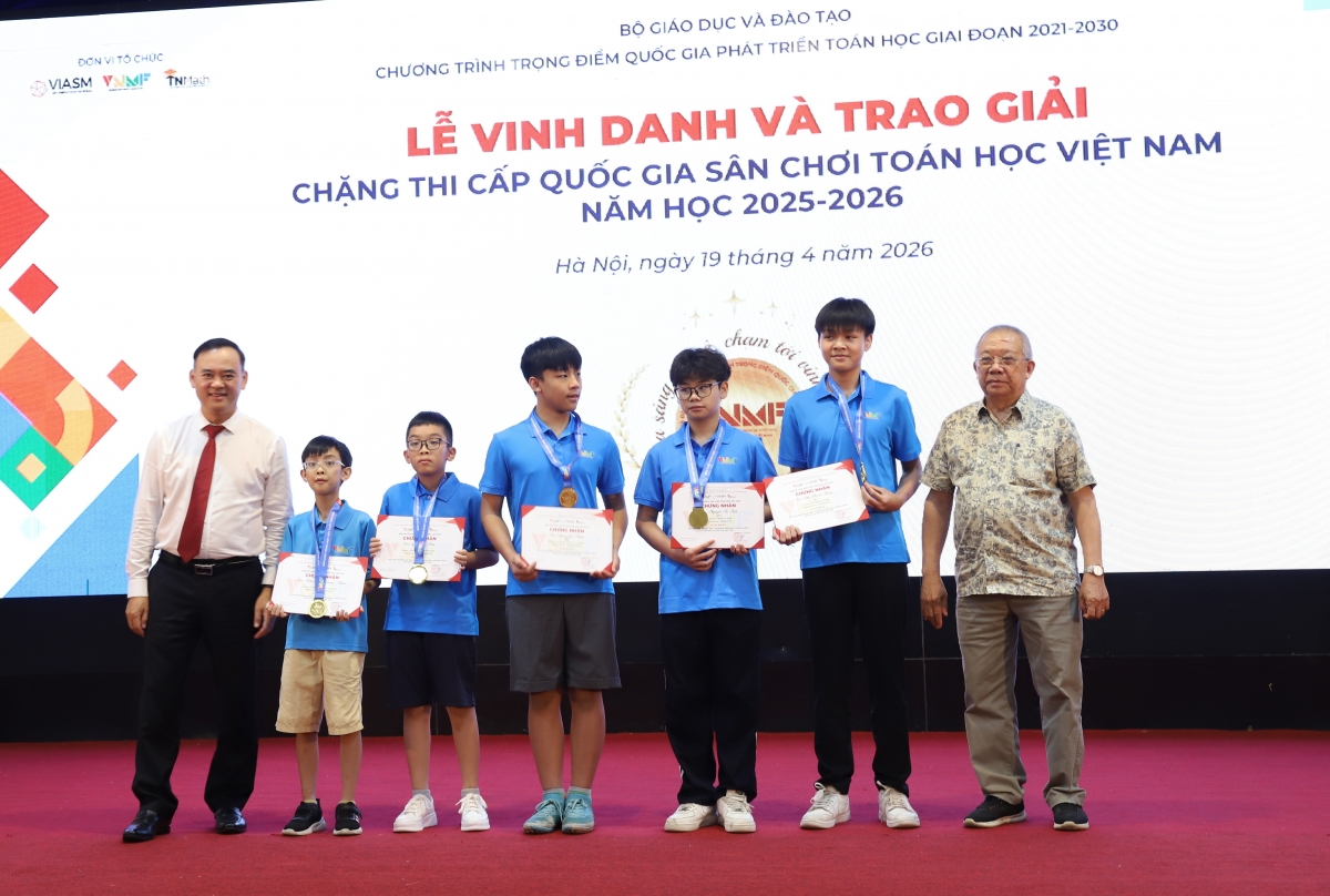 VNMF vinh danh 189 học sinh xuất sắc nhất mùa 1
