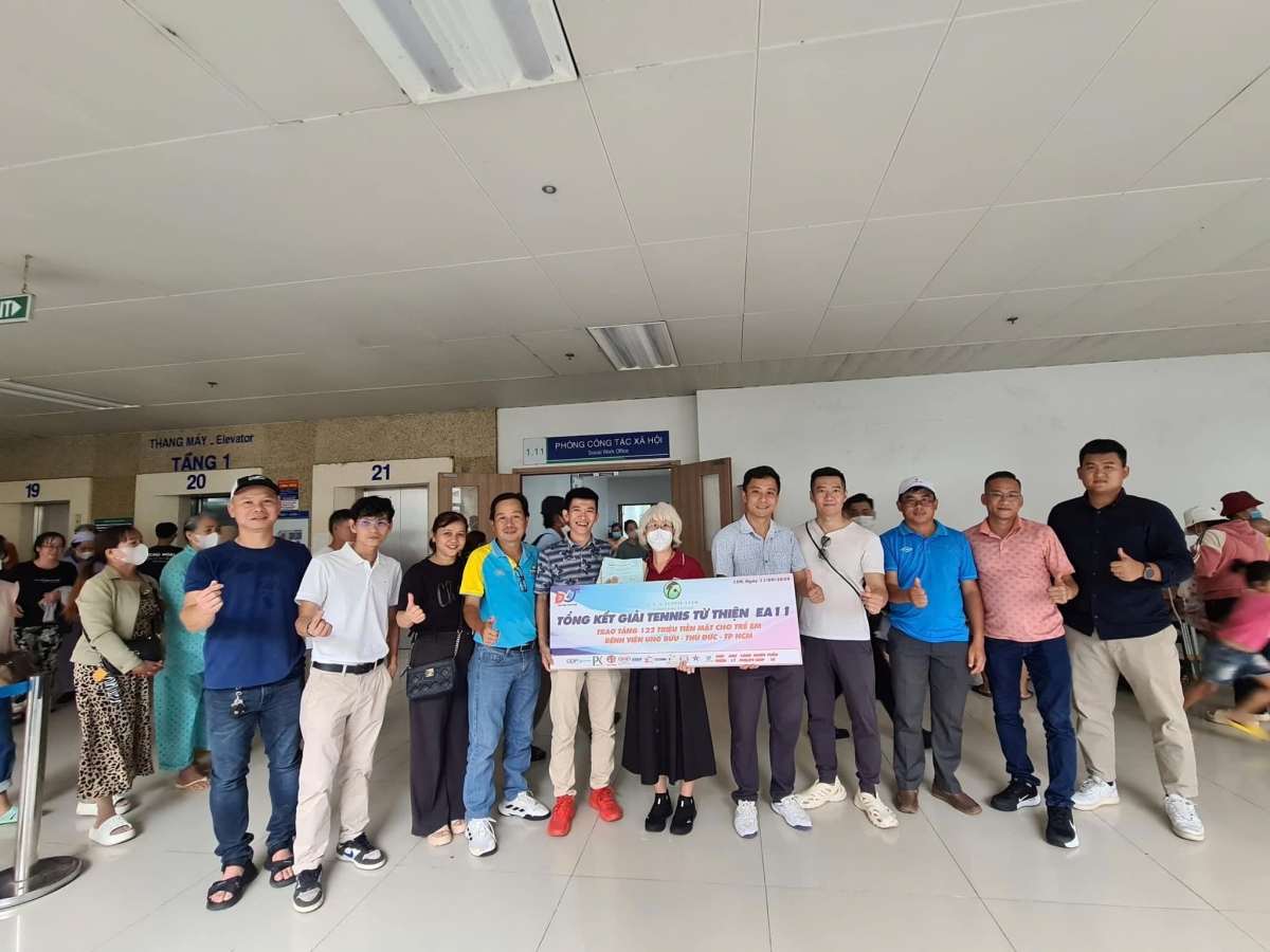 2.	TỔNG KẾT GIẢI TENNIS TỪ THIỆN E&A 11 VÀ TRAO TẶNG VIỆN PHÍ 122 TRIỆU ĐỒNG CHO CÁC BỆNH NHI NGHÈO TẠI BỆNH VIỆN UNG BƯỚU