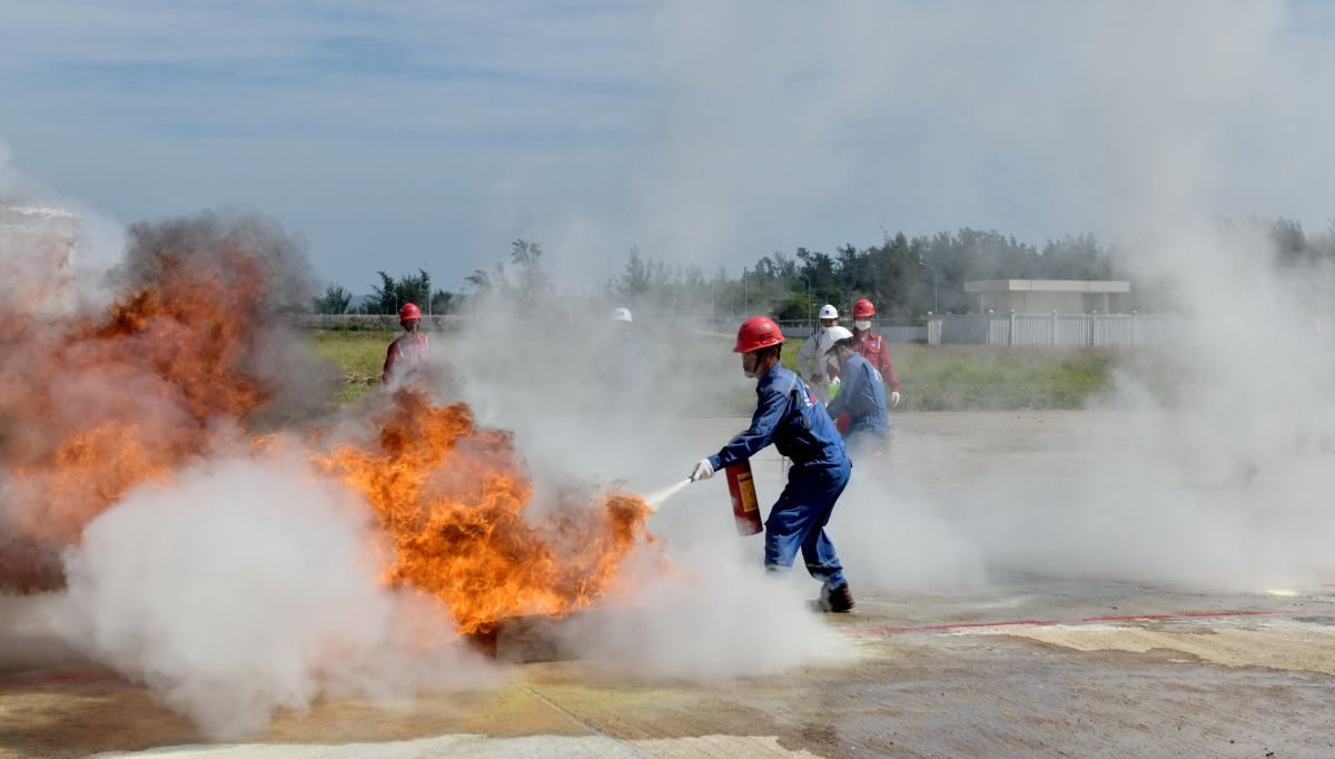 Hàng năm, NLĐ BSR luôn được rèn luyện thực hành PCCC