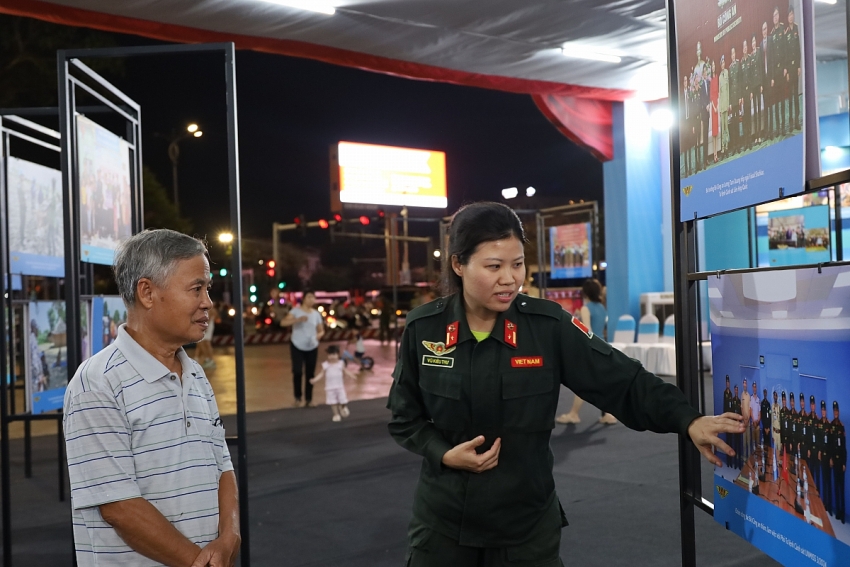 Triển lãm “80 năm An ninh nhân dân - Lá chắn thầm lặng” thu hút đông đảo công chúng