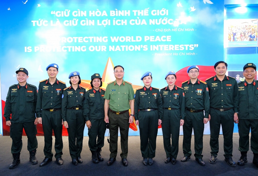 Triển lãm “80 năm An ninh nhân dân - Lá chắn thầm lặng” thu hút đông đảo công chúng