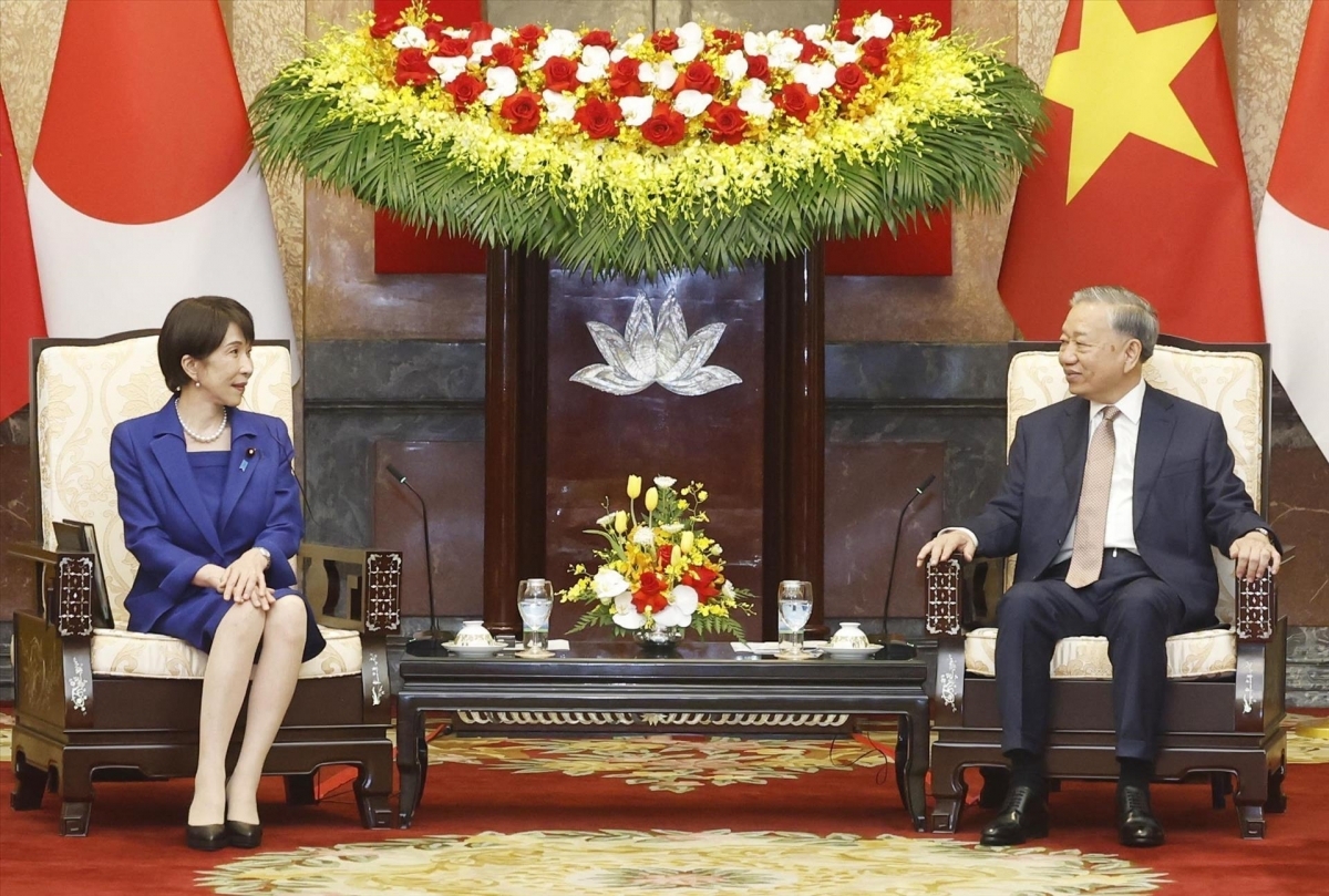 Chiến lược quan hệ quốc tế