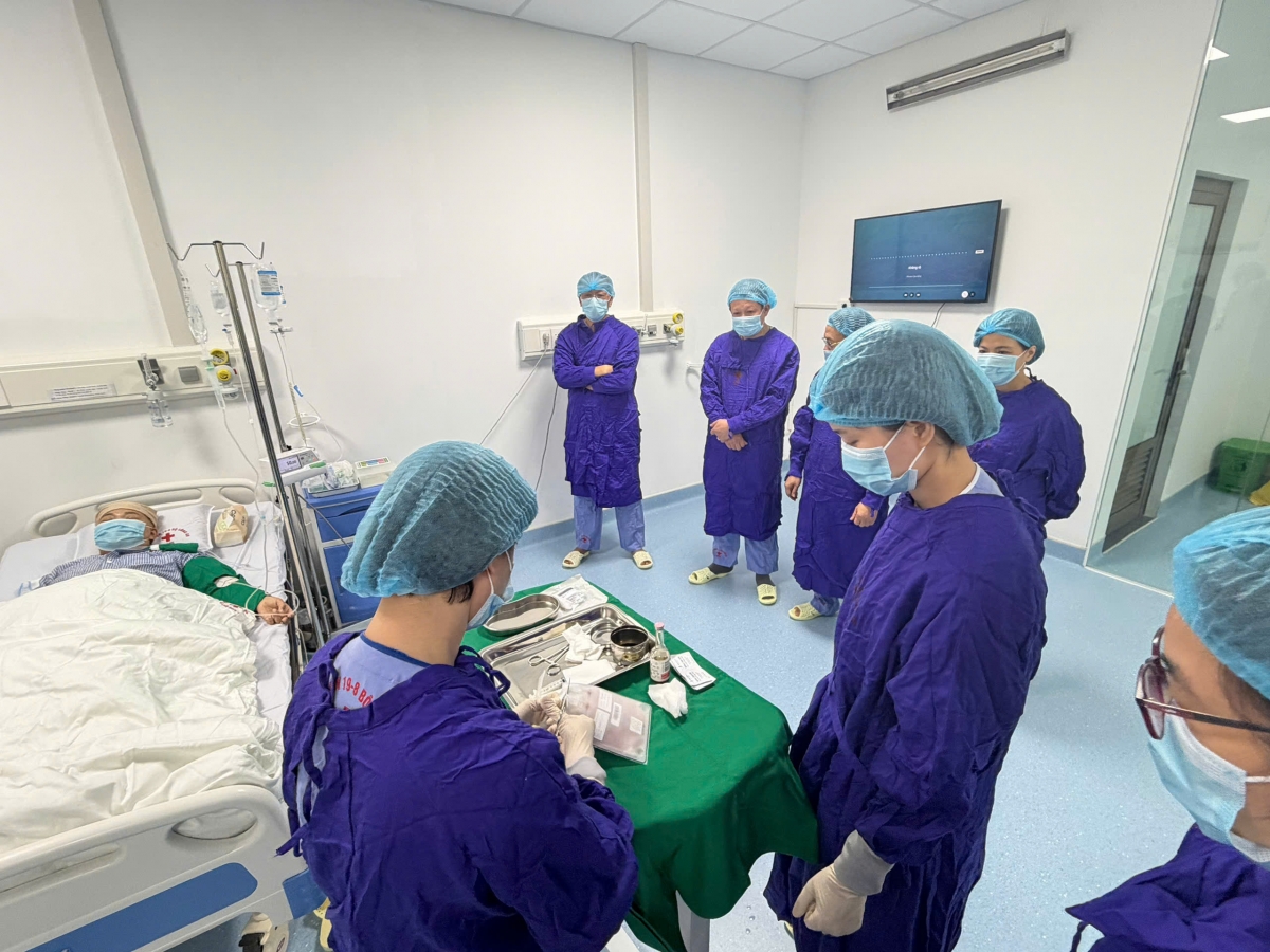 Làm chủ công nghệ ghép tế bào gốc: Hệ thống điều trị “đa lớp” mở lối sống cho bệnh nhân u lympho ác tính