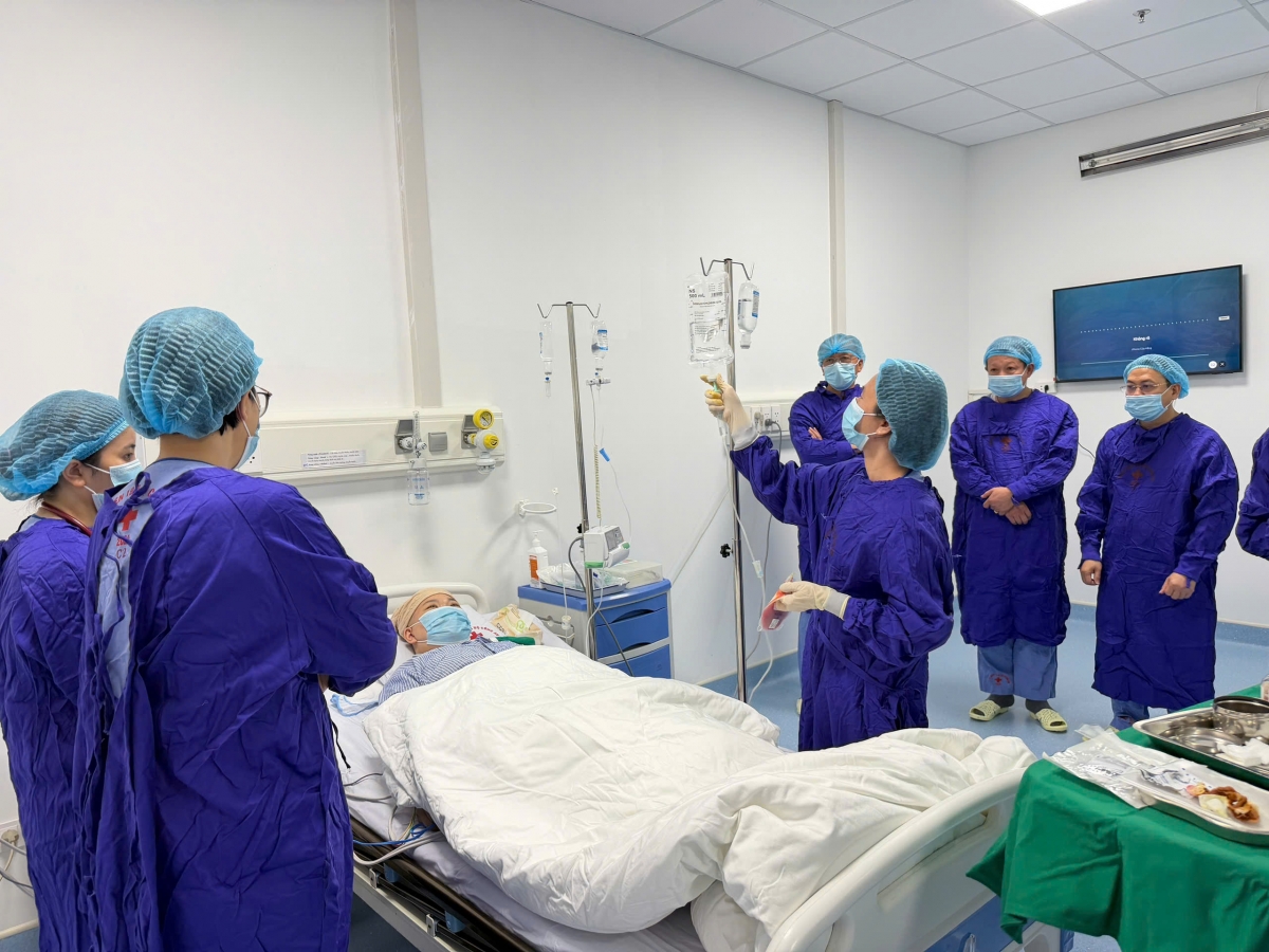 Làm chủ công nghệ ghép tế bào gốc: Hệ thống điều trị “đa lớp” mở lối sống cho bệnh nhân u lympho ác tính