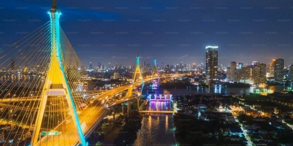 TP. Hồ Chí Minh trước bài toán tăng trưởng hai con số: không thể đi bằng "động cơ cũ"