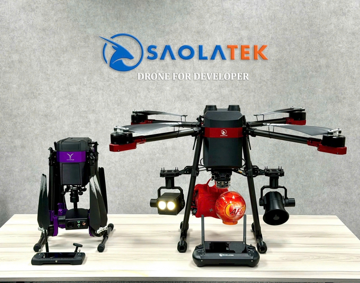 Tại TP.HCM, một start-up trong lĩnh vực công nghệ drone - Saolatex hiện đang giới thiệu ra thị trường các dòng sản phẩm drore phục vụ kinh tế tầm thấp. Ảnh Saolatex