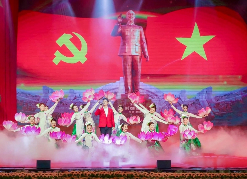 Hà Nội tổ chức nhiều chương trình nghệ thuật mừng 136 năm ngày sinh Chủ tịch Hồ Chí Minh