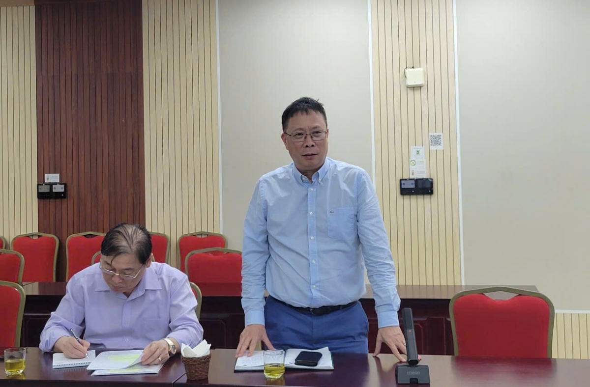 GS.VS. Châu Văn Minh,  Đại biểu Quốc hội khóa XVI,  Bí thư Đảng ủy Liên hiệp Hội Việt Nam,Trưởng đoàn  đại biểu Liên hiệp Hội Việt Nam phát biểu tại cuộc họp