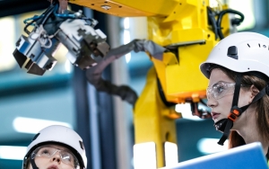 Robot hình người mở ra thị trường mới cho hệ thống điều khiển chuyển động
