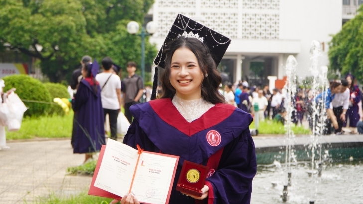 Cô gái Bách Khoa chọn chỗ khó để đi