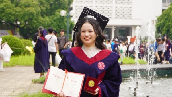 Cô gái Bách Khoa chọn chỗ khó để đi