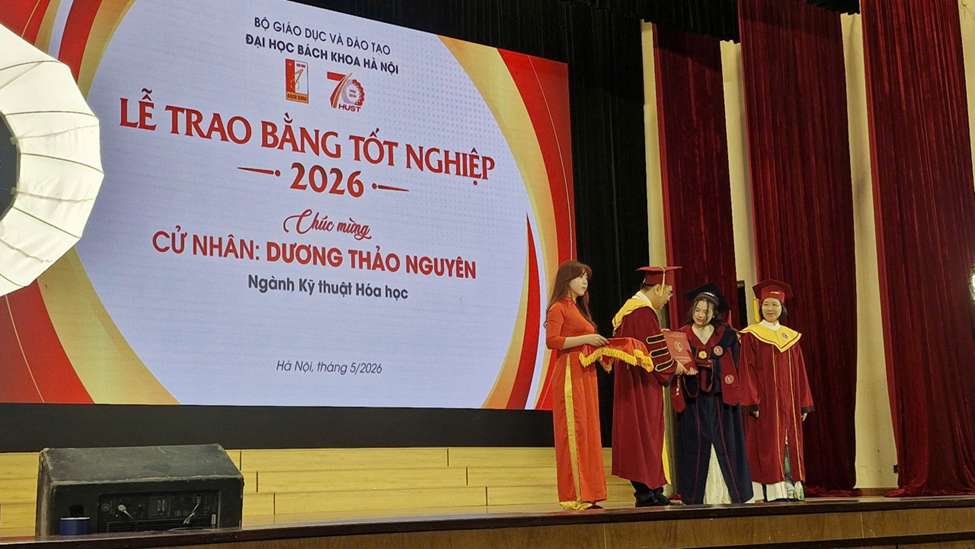 Cô gái Bách Khoa chọn chỗ khó để đi