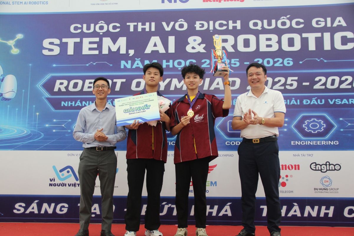 Robot Olympiad: rèn luyện học sinh phổ thông học cách đưa AI vào giải quyết bài toán thực tế