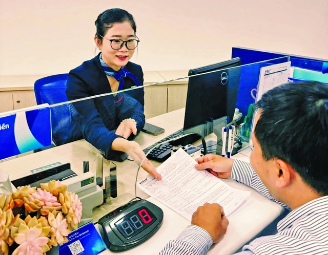 Tin tức ngân hàng nổi bật tuần qua: Nhiều tài khoản ngân hàng sẽ bị tạm dừng giao dịch nếu chưa cập nhật thông tin