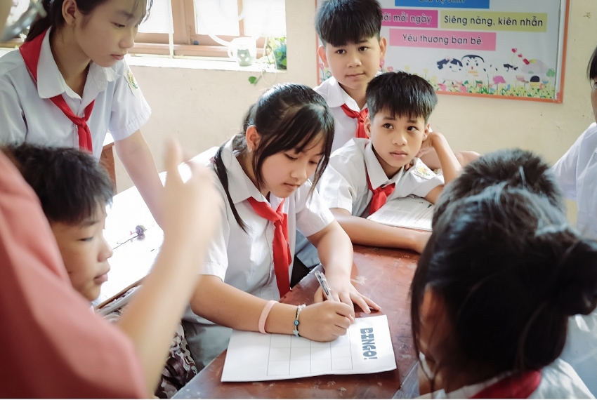 Hạ Khúc Thanh Ngân: Tủ sách cho em, lan tỏa tri thức và yêu thương