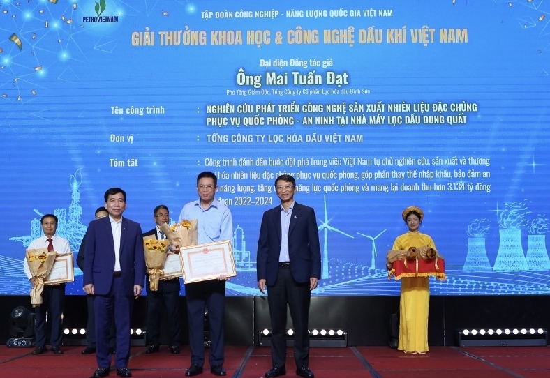 BSR nhận bằng khen với công trình nghiên cứu nhiên liệu phục vụ quốc phòng - an ninh