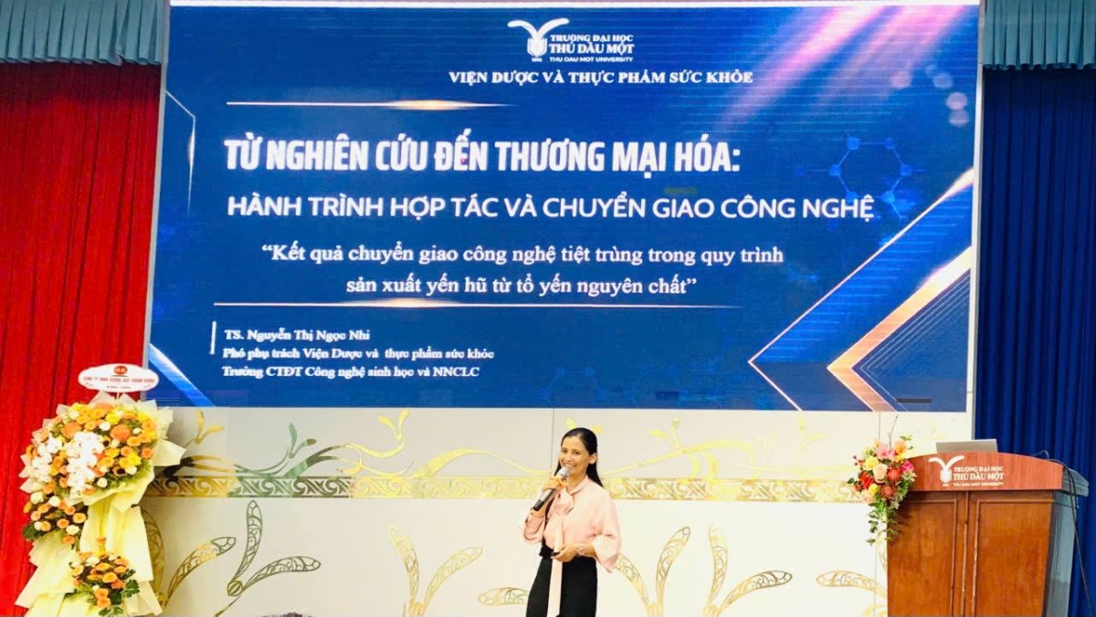 TS. Nguyễn Thị Ngọc Nhi trình bày báo cáo kết quả chuyển giao công nghệ tiệt trùng Retort trong quy trình sản xuất yến hũ từ tổ yến nguyên chất tại tọa đàm
