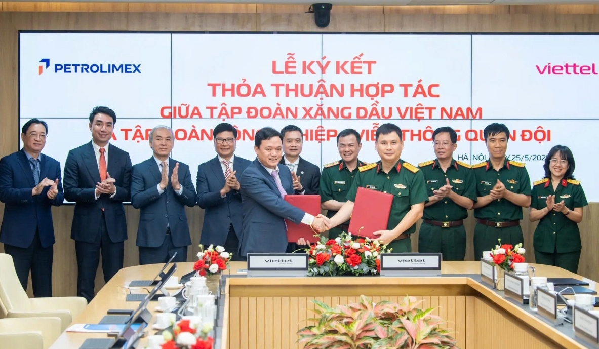Viettel và Petrolimex chung tay kiến tạo hạ tầng số và năng lượng xanh