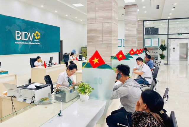 Tin tức ngân hàng nổi bật tuần qua: LPBank vào Top 10 ĐHĐCĐ tiêu biểu 2026