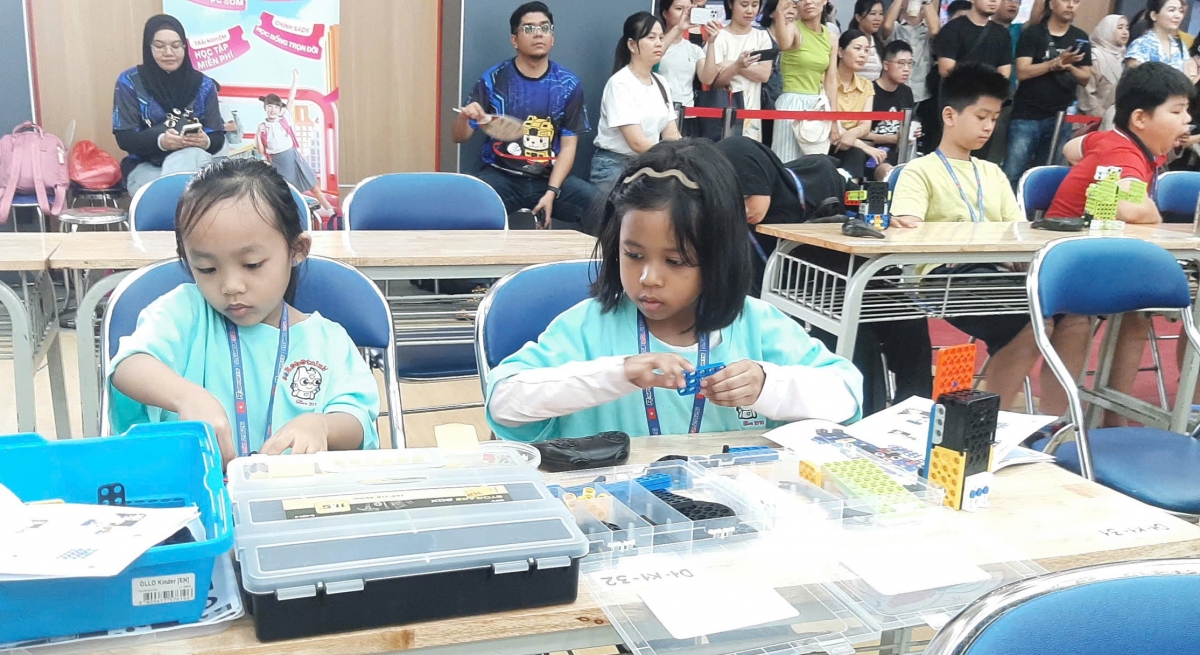 Gần 100 tài năng Robotics sôi nổi tranh tài tại STEAMCUP ASIA 2026
