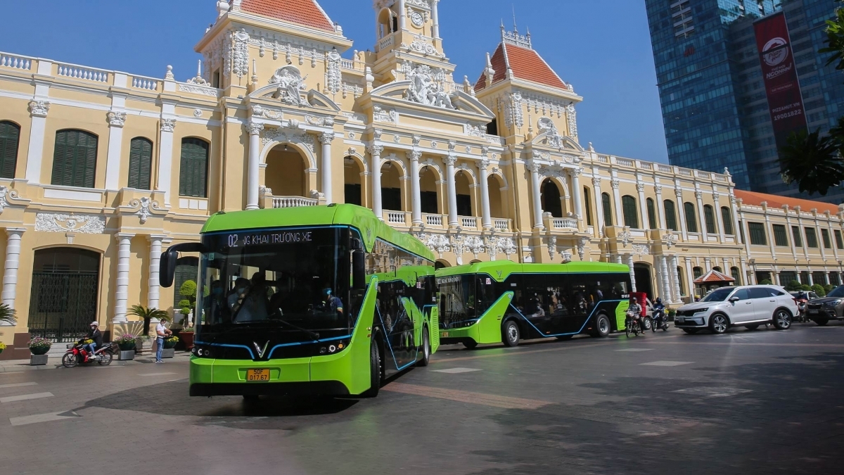 Bài 1: VinFast đang đổi tiếng động cơ cho thành phố