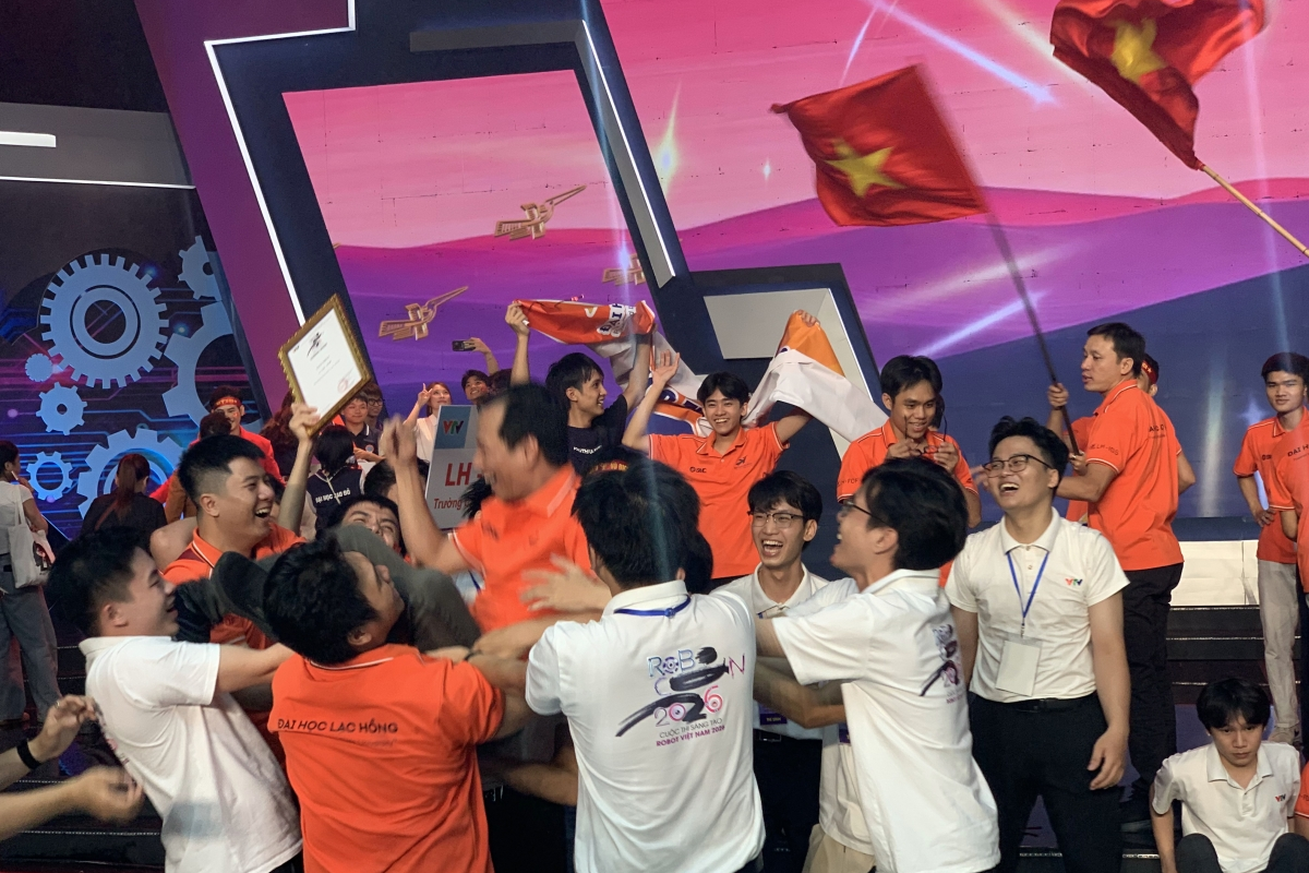 LH-FOF đến từ Trường Đại học Lạc Hồng đăng quang Robocon Việt Nam 2026