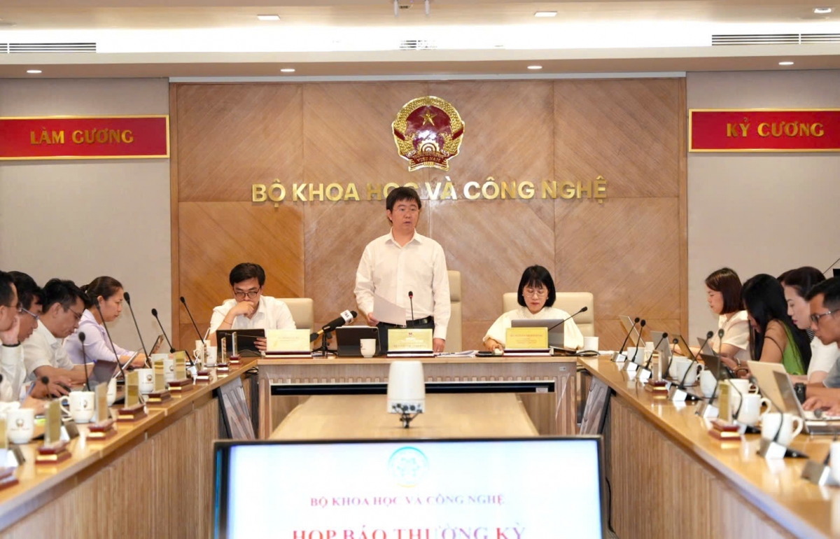 Quang cảnh buổi họp báo