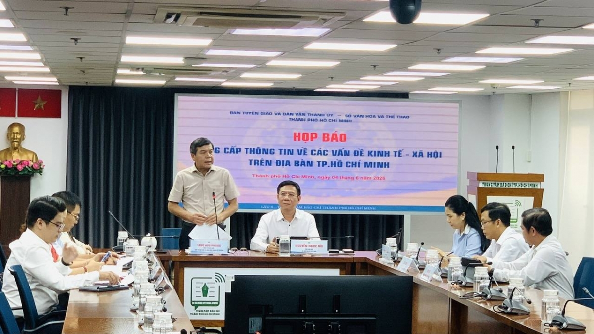Ông Tăng Hữu Phong - Phó trưởng Ban Tuyên giáo và Dân vận Thành ủy TP. Hồ Chí Minh phát biểu