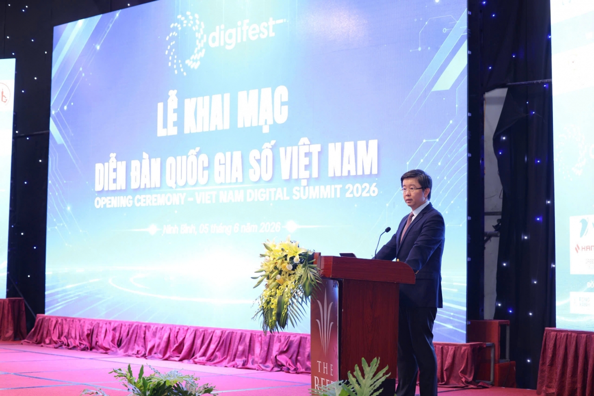 Thứ trưởng Bùi Hoàng Phương phát biểu tại Lễ khai mạc Diễn đàn Quốc gia số Việt Nam