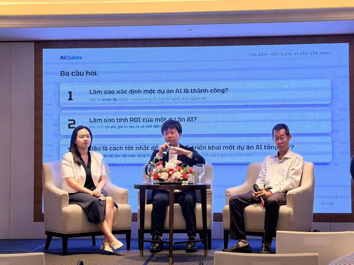 Tọa đàm chuyên đề về ứng dụng AI trong vận hành doanh nghiệp, tập trung thảo luận các vấn đề đo lường hiệu quả, ROI và lộ trình triển khai AI trong thực tế