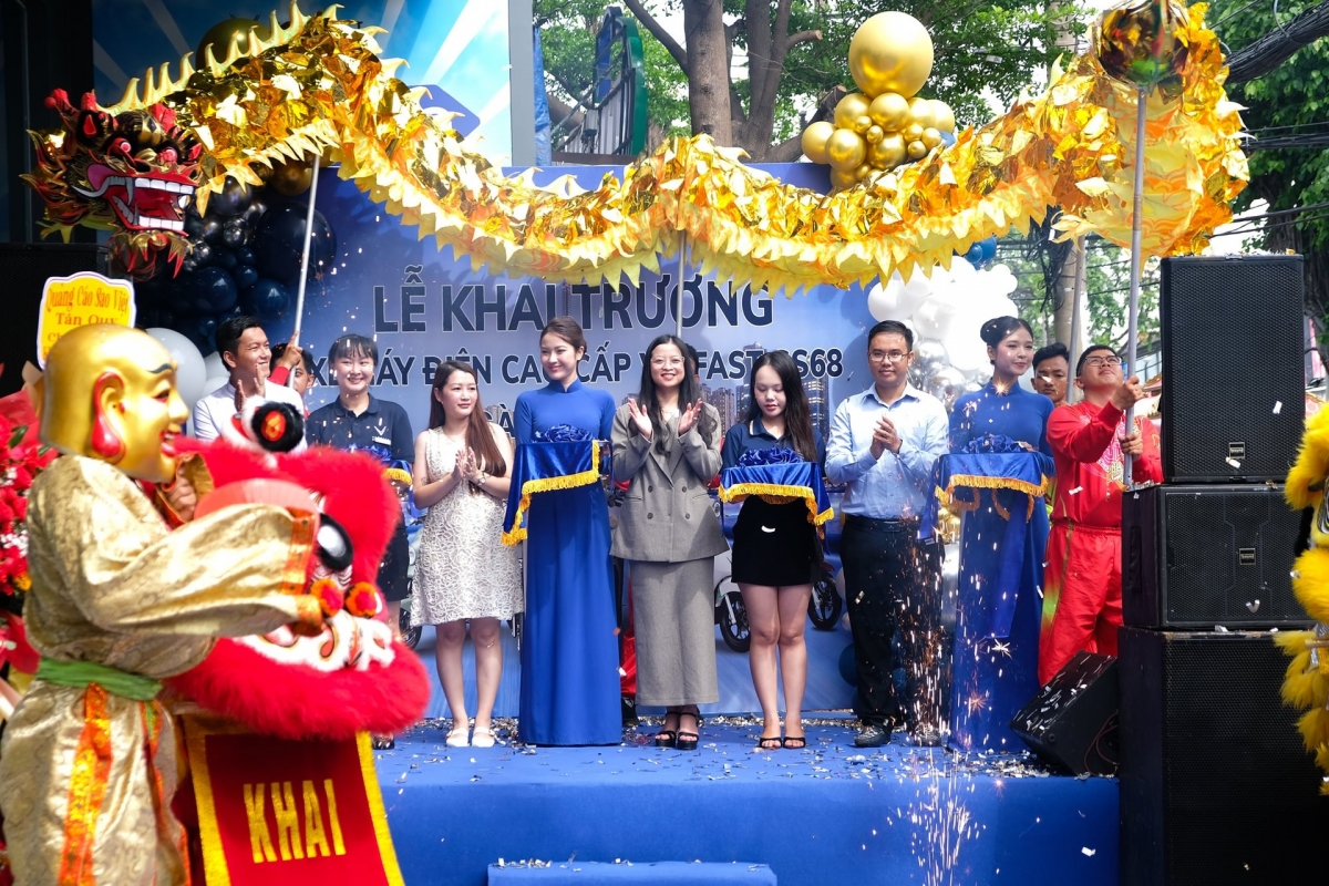 VinFast đồng loạt khai trương 66 đại lý xe máy điện mới và showroom cao cấp