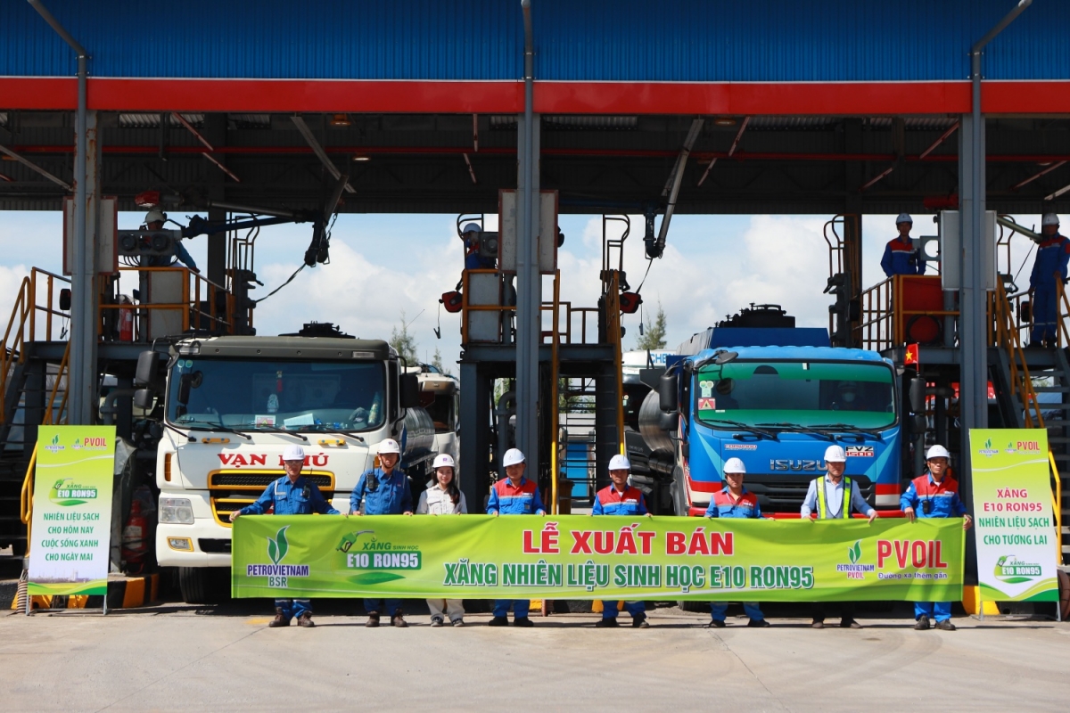 Nhà máy Lọc dầu Dung Quất thuộc BSR tổ chức lễ xuất bán xăng E10. Ảnh: Thanh Hiếu