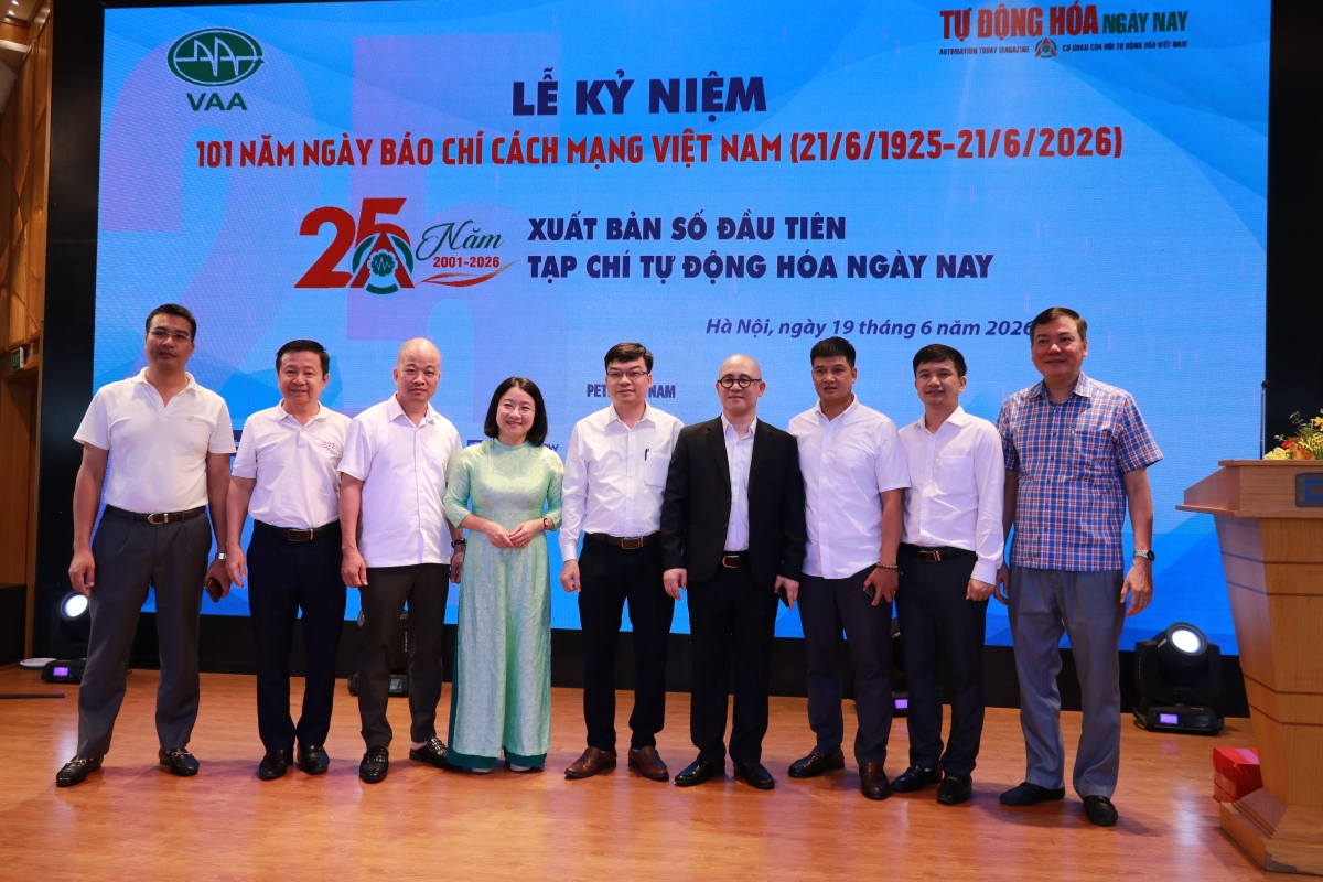25 năm nhìn lại qua những khuôn hình 25 năm nhìn lại qua những khuôn hình