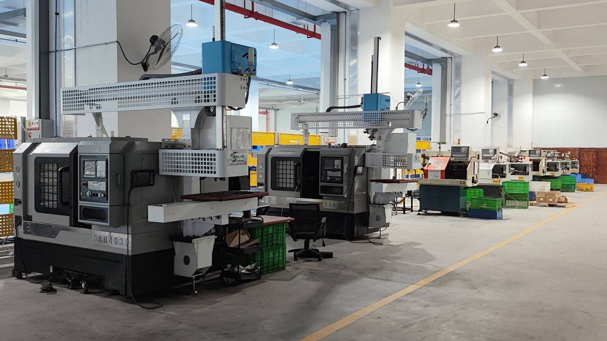 Dây chuyền sản xuất tự động tại nhà máy Hopergy, nơi chế tạo các cấu kiện và hệ kết cấu quang điện phục vụ nhiều thị trường, trong đó có Việt Nam
