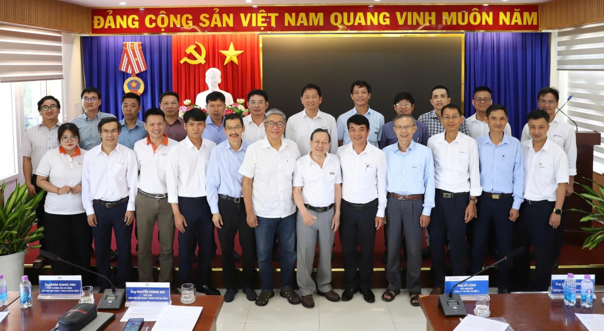 Doanh nghiệp cùng các nhà khoa học thảo luận về ứng dụng tự động hóa tiên tiến trong biến đổi và truyền tải điện năng