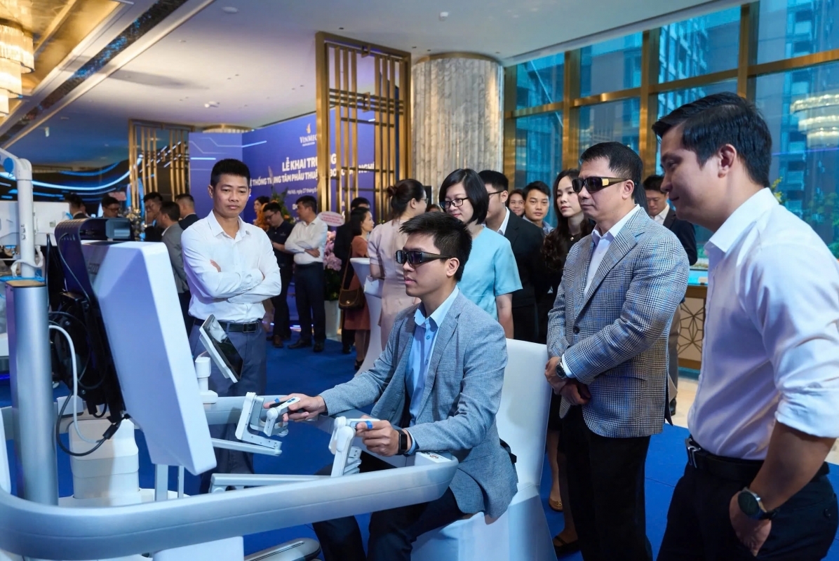 Mô hình hệ sinh thái robot phẫu thuật đa kết nối đầu tiên và duy nhất tại Việt Nam