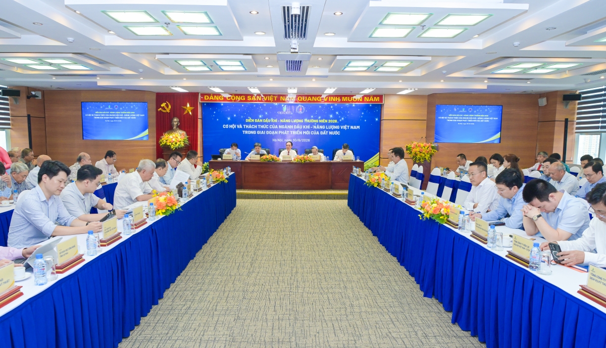 Quang cảnh diễn đàn